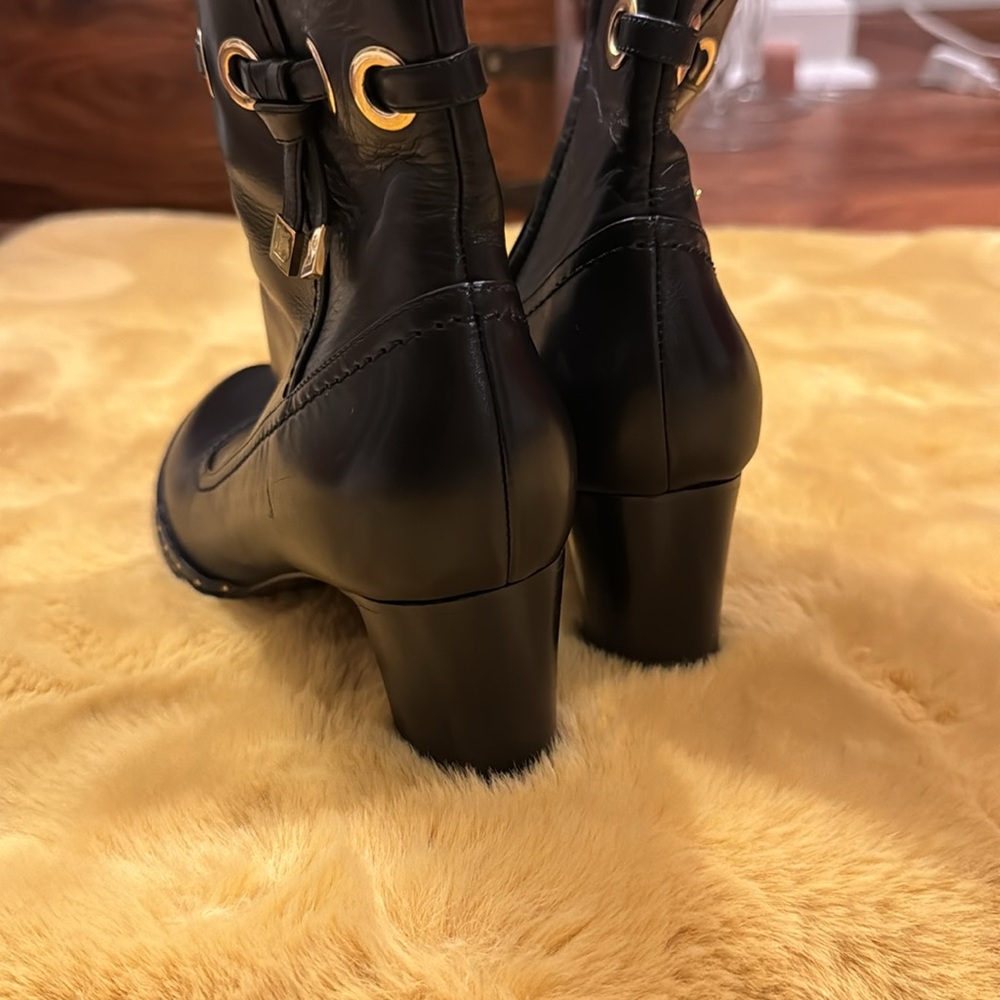Louis Vuitton Black Leather Ankle Boot with gold detail size 36. Used. - Picture 5 of 10